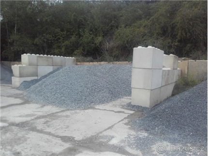 Betonové stavebnicové bloky